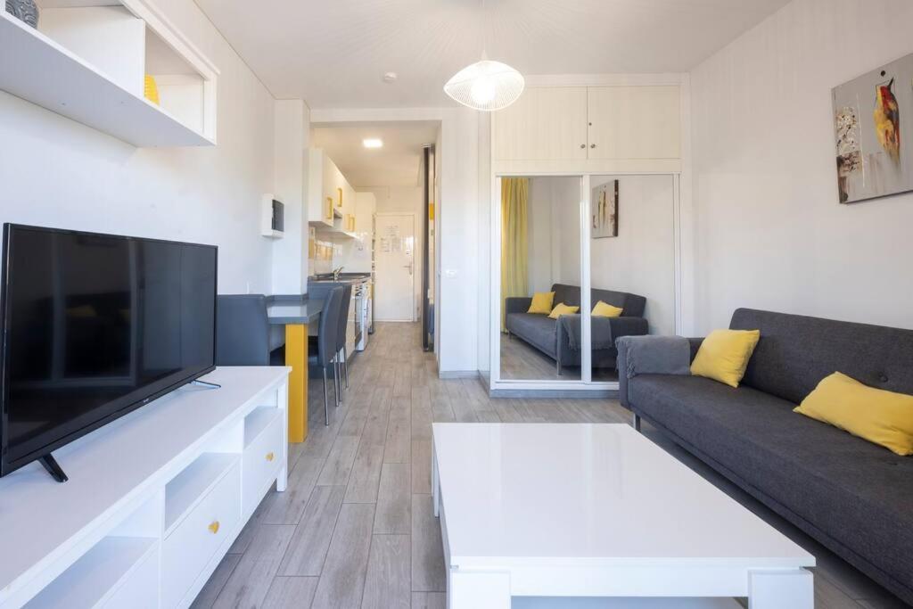 Apartment With Balcony And Swimming Pool 푸에르토 드 라 크루즈 외부 사진
